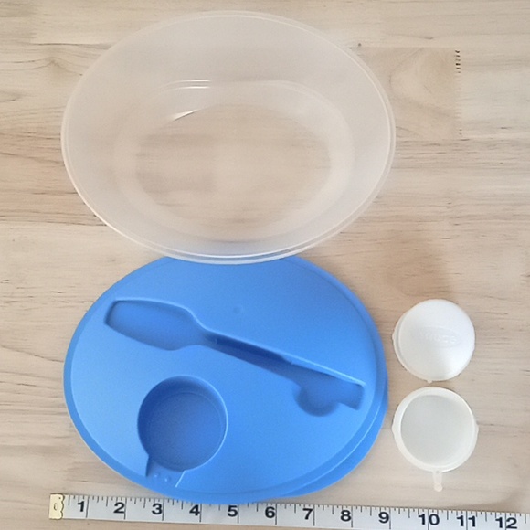 Salad Container - Picture 2 of 4